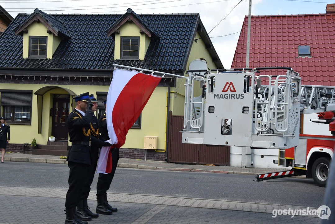 Przekazanie wozu strażackiego dla jednostki OSP w Pogorzeli