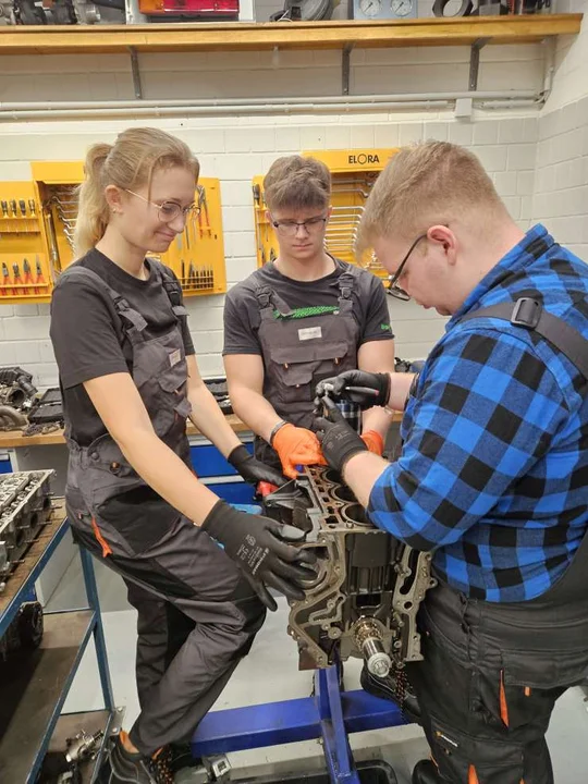 Uczniowie Zespołu Szkół Ponadpodstawowych nr 2 w Jarocinie na praktykach w Niemczech