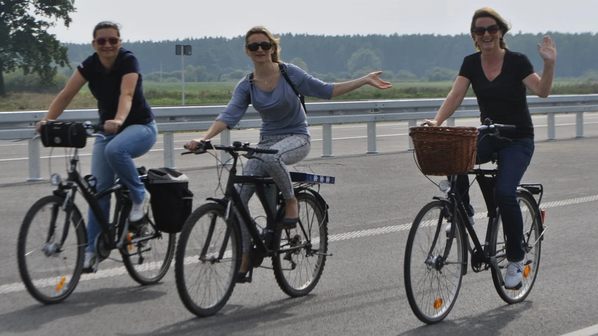 Rawicz. Bojanowo. Dekadę temu piesi, rolkarze czy rowerzyści zwiedzali S5