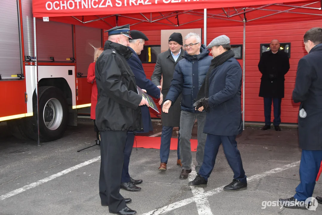 Wręczenie promes na zakup wozów strażackich dla 3 jednostek OSP: Borek Wlkp., Gola i Pogorzela