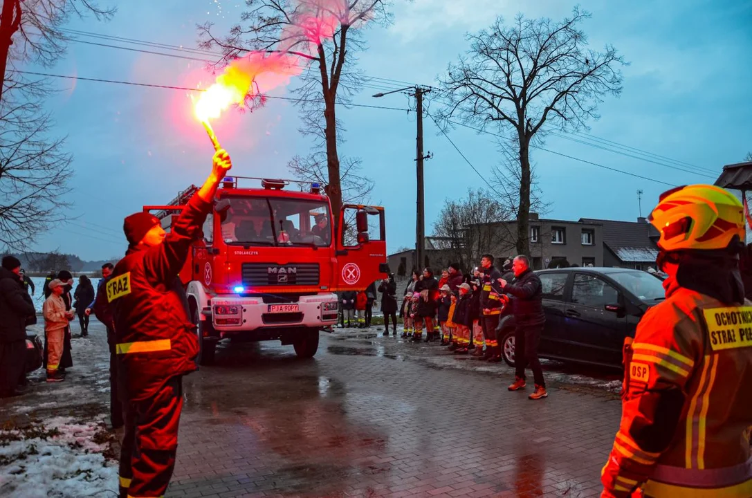 Racami witali samochód dla OSP Łuszczanów - Zdjęcie główne