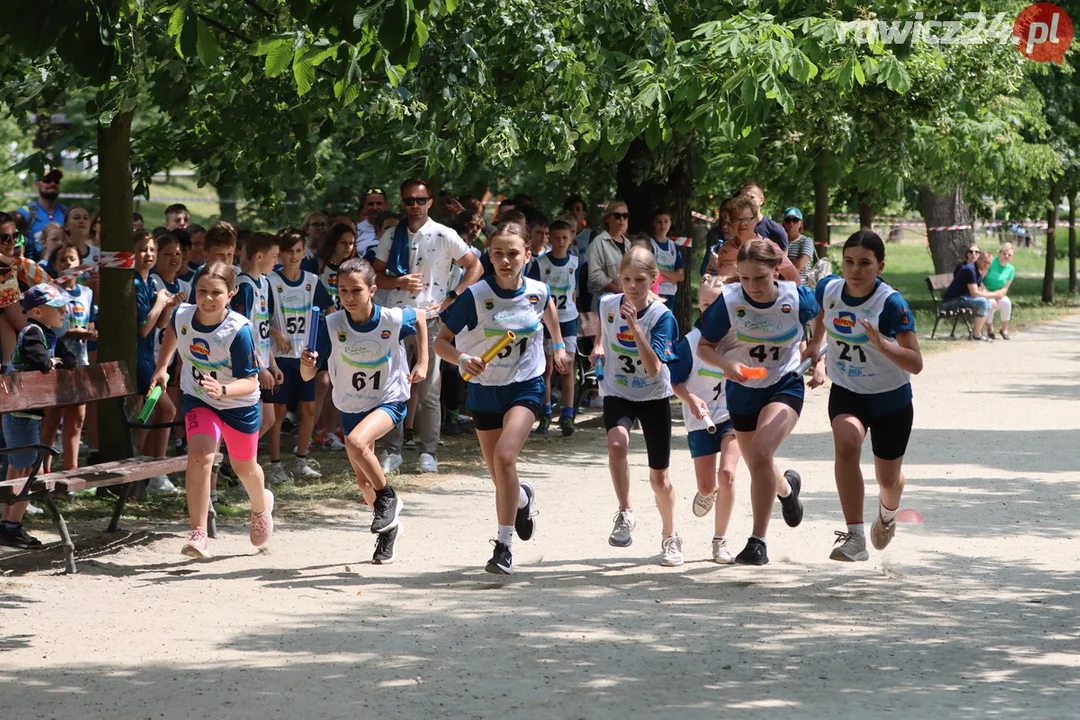 Sztafety szkolne w ramach 24h Rawickiego Festiwalu Sportu