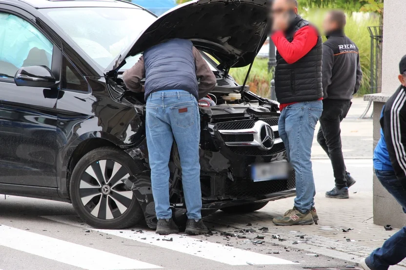 Zderzenie aut na Placu Powstańców Wielkopolskich