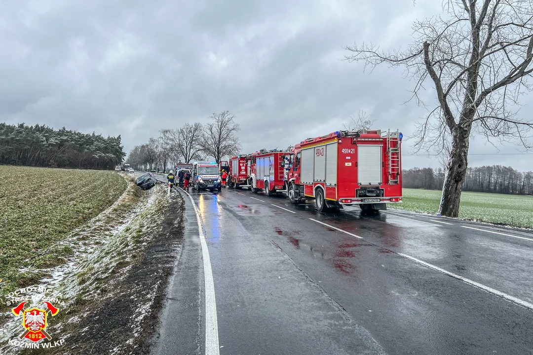 Zderzenie trzech samochodów w Wałkowie