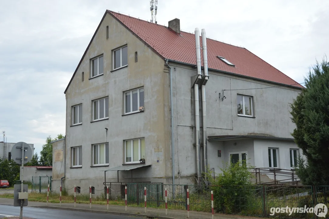 Gmina Krobia sprzedaje budynek dawnej Szkoły Podstawowej w Ciołkowie