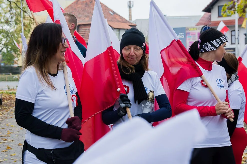 Biegacze Jarocin pobiegli szlakiem pomników poświęconych bohaterom Ziemi Jarocińskiej