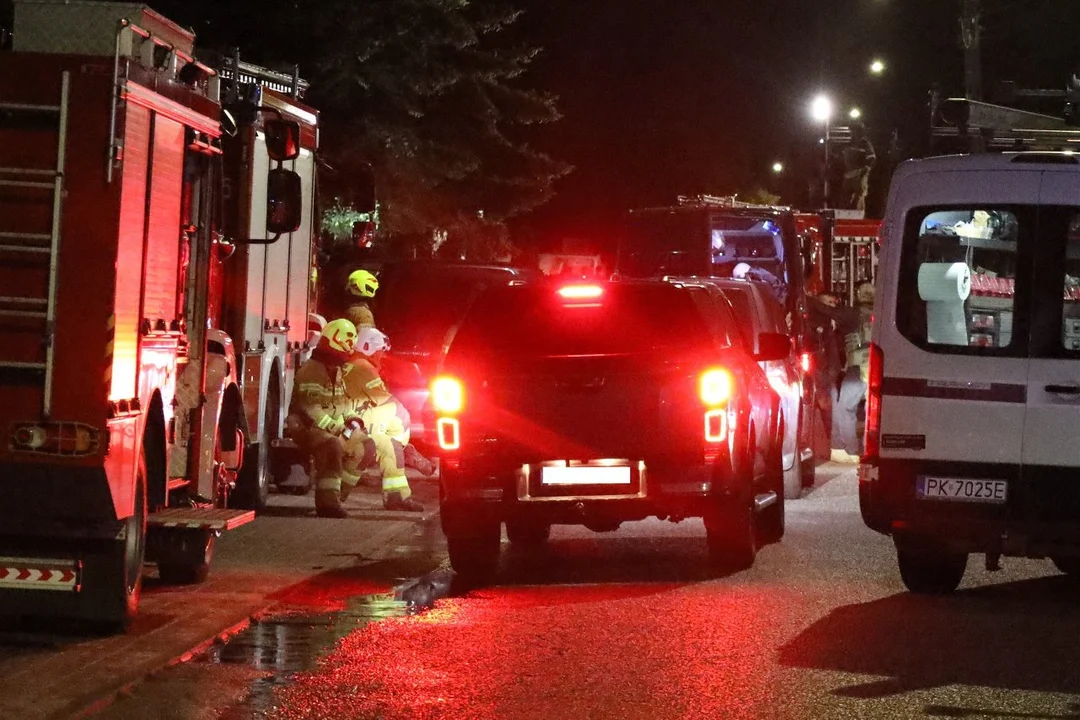 Zabarykadował się w budynku i rzucał koktajlami Mołotowa. Do akcji wkroczyli kontrterroryści