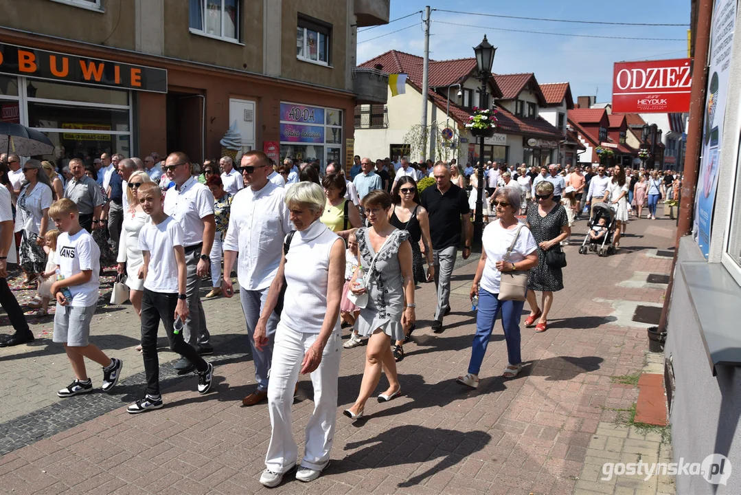 Gostyń - Boże Ciało 2023 - procesja ulicami miasta