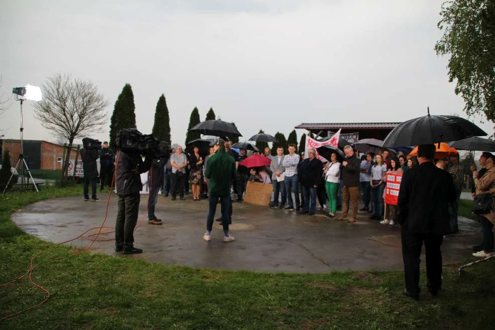 Protest przeciwko budowie ogromnej obowy w Kadziaku