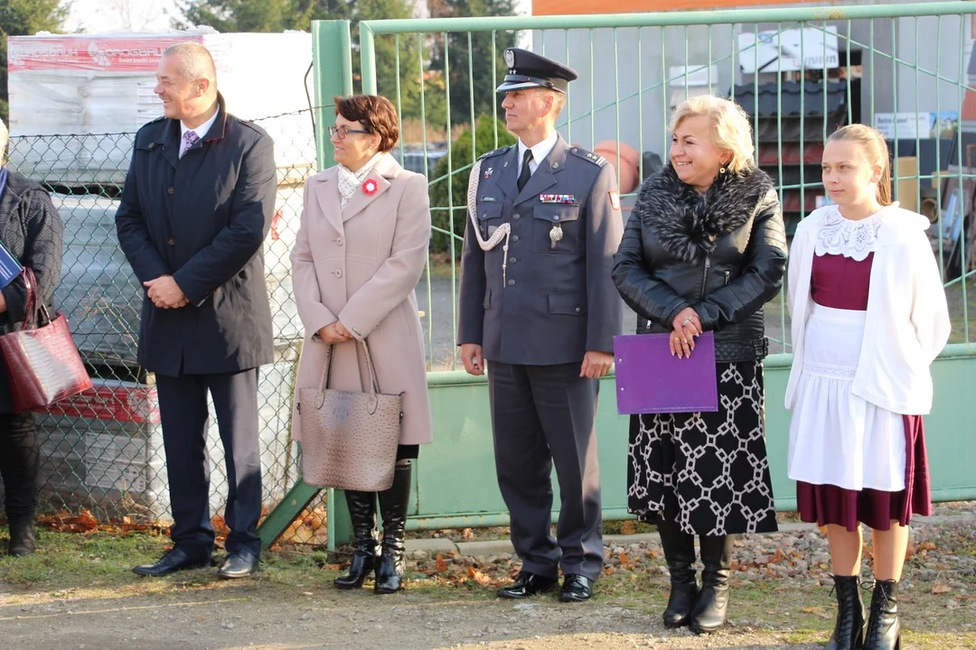 Mural upamiętniający zrzut broni dla Armii Krajowej odsłonięto w Czerminie w ubiegłym roku