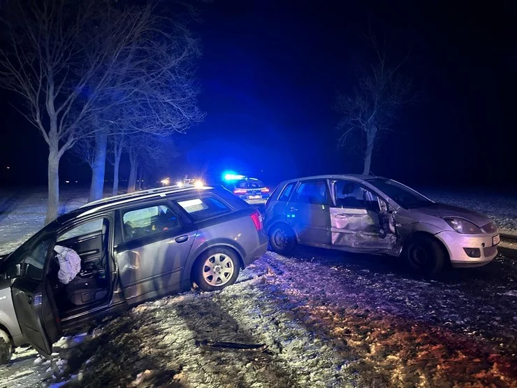 Kolizja na drodze 434 pomiędzy Roszkowem a Zmysłowem [AKTUALIZACJA] - Zdjęcie główne