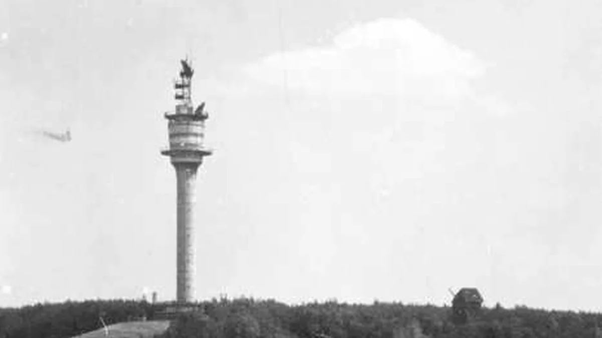 Wieża telewizyjna na stałe wpisała się w panoramę miasta i powiatu. Czy obiektowi w centrum Żerkowa grozi likwidacja? - Zdjęcie główne