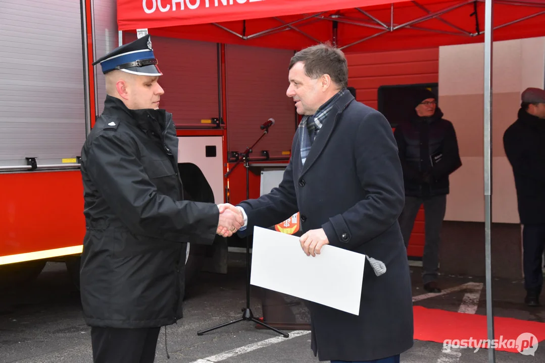 Wręczenie promes na zakup wozów strażackich dla 3 jednostek OSP: Borek Wlkp., Gola i Pogorzela