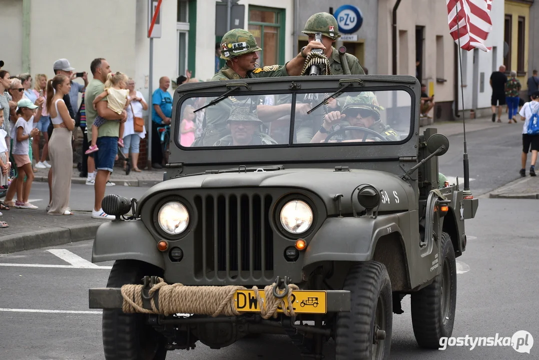 Operacja Poniec 2024 - parada rekonstruktorów i detektorystów