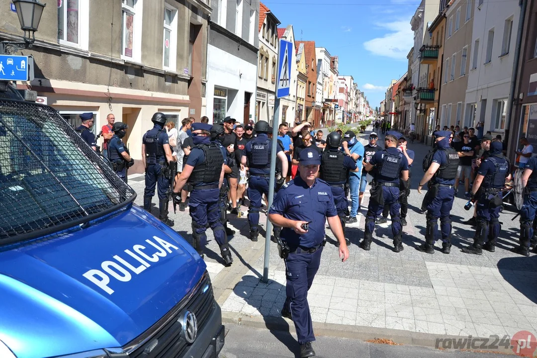 Marsz Równości i kontrmanifestacje w Rawiczu