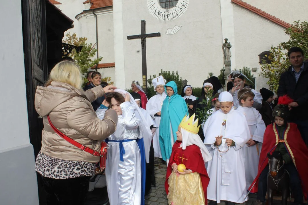Marsz Wszystkich Świętych w parafii św. Marcina w Jarocinie