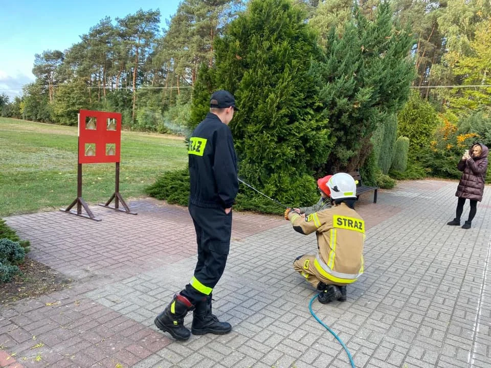 Wizyta strażaków z Niniewa u przedszkolaków w Kwileniu