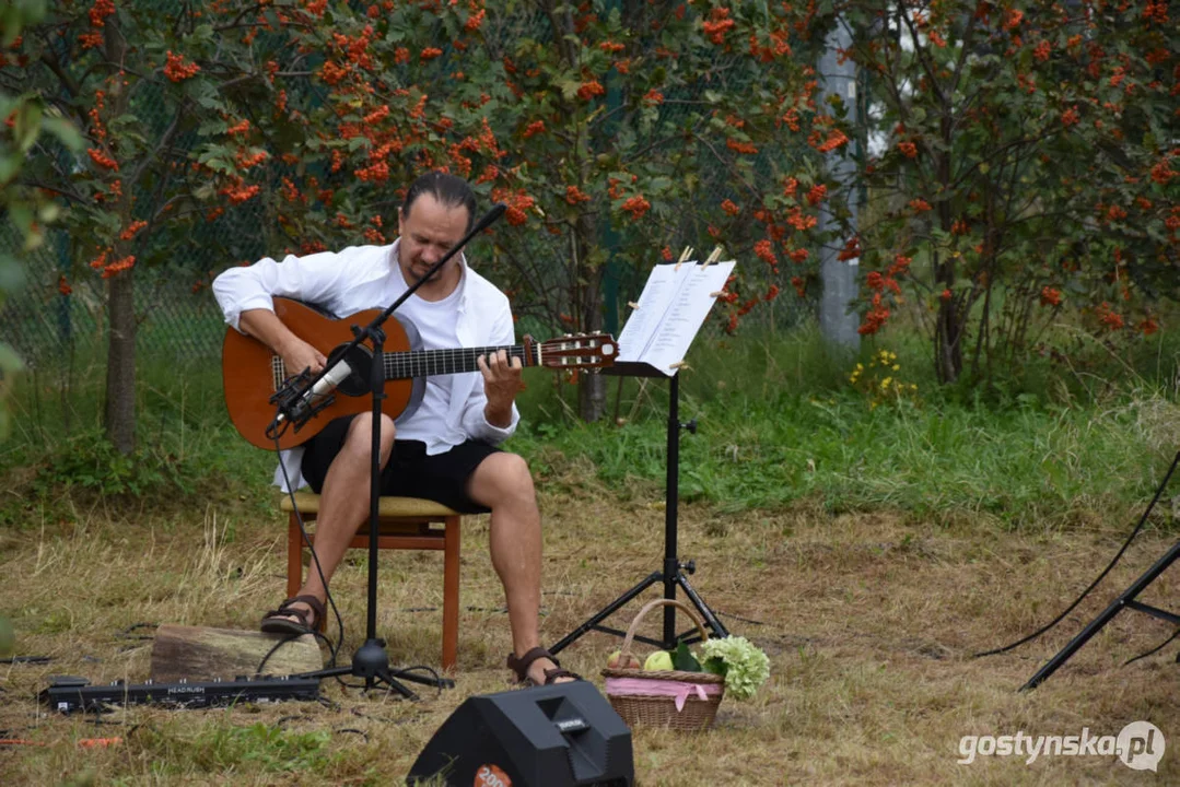 W harmonii z przyrodą - koncert w sadzie w Borku Wlkp.