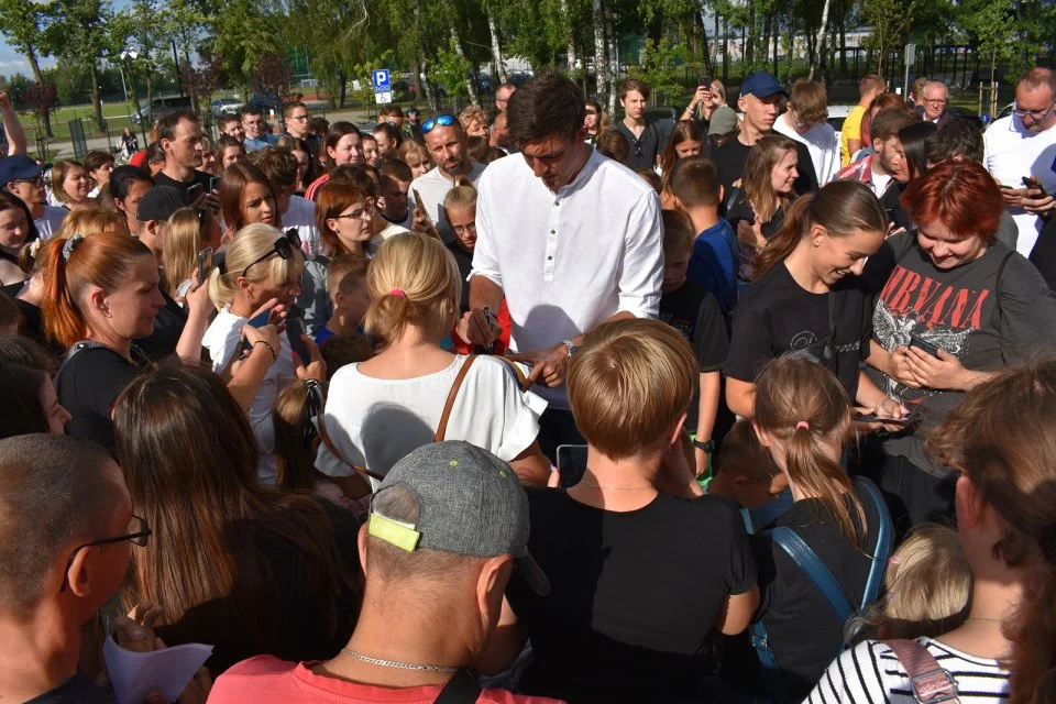 Krotoszyn. Łukasz Kaczmarek spotkał się z fanami [ZDJĘCIA] - Zdjęcie główne