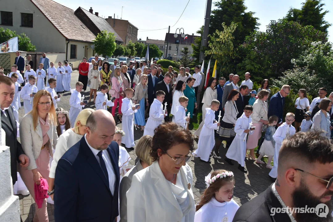 Sakrament I Komunii Świętej w parafii w Pogorzeli