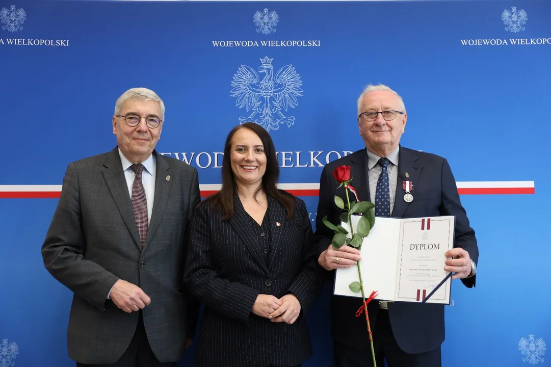 Decyzją ministra spraw wewnętrznych i administracji wyróżniono 21 samorządowców z regionu.