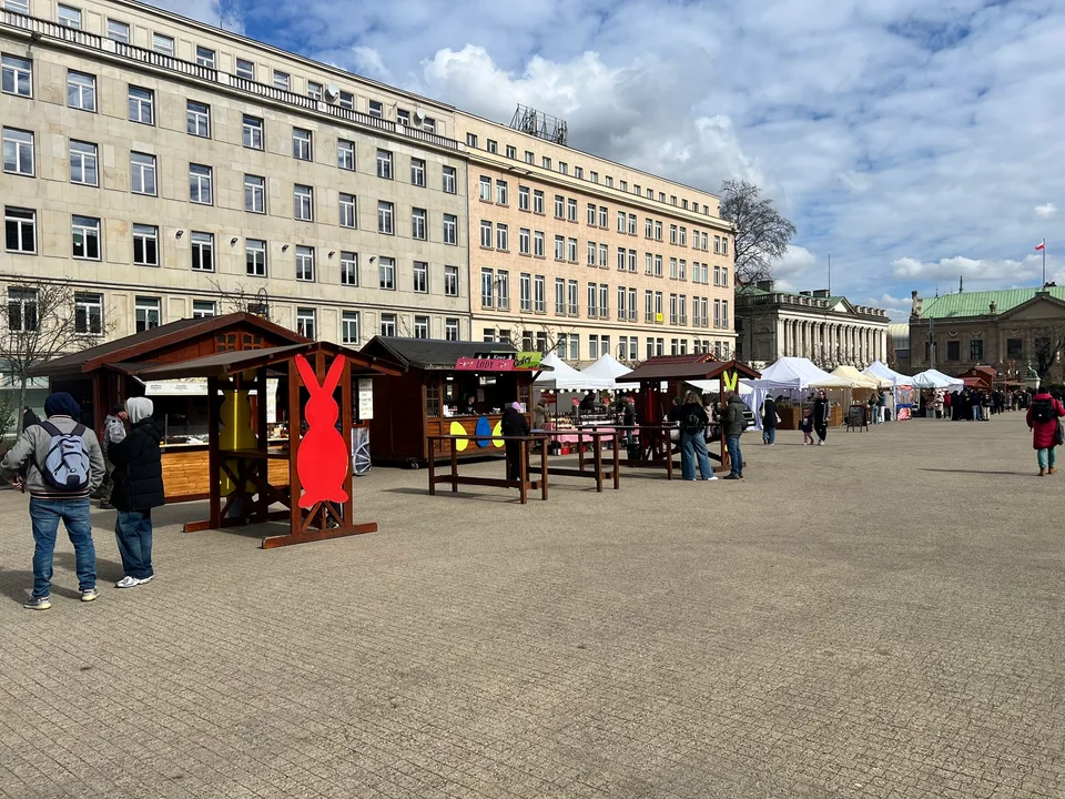 Święta zawitały do Poznania. Na Placu Wolności rozpoczął się Jarmark Wielkanocny
