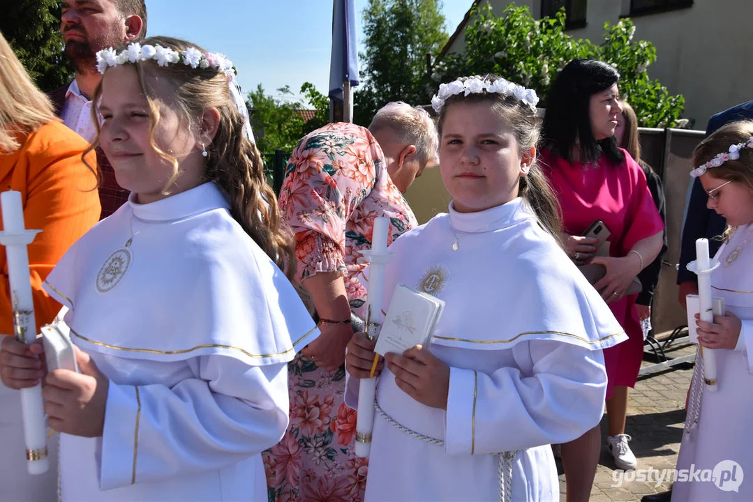 Sakrament I Komunii Świętej w parafii w Pogorzeli