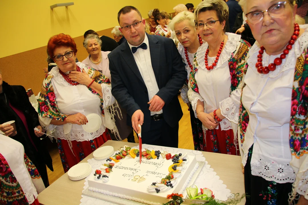 Zespół "Góreczanki" śpiewa już 45 lat. Wyjątkowy jubileusz w ośrodku kultury w Miejskiej Górce (ZDJĘCIA) - Zdjęcie główne