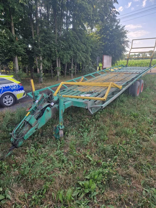 Heder odczepił się od kombajnu, a przyczepa od traktora. Wypadki w okolicy Gostynia