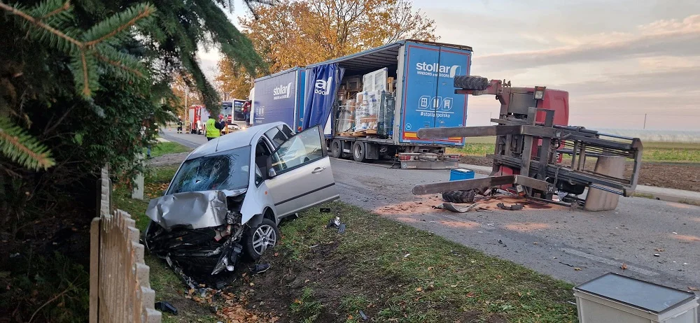 Wypadek podczas rozładunku ciężarówki w Blizanówku