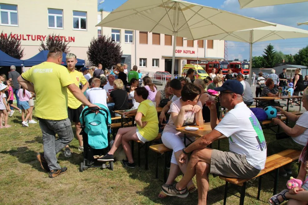 Piknik "Powitanie lata - z kulturą razem" i "Bitwa Regionów" w Kotlinie