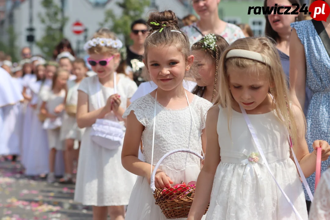 Rawicz. Procesja w Boże Ciało ulicami miasta (2023)