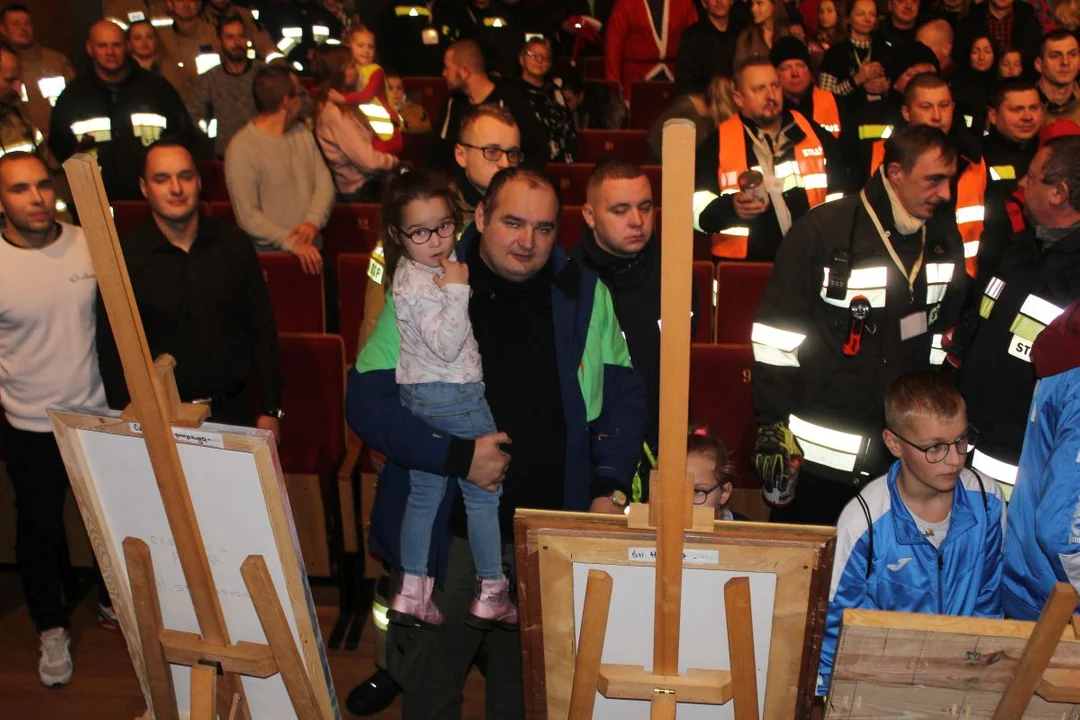 Charytatywne Mikołajki w JOK-u. Zrobili wszystko dla Macieja Kaliszaka