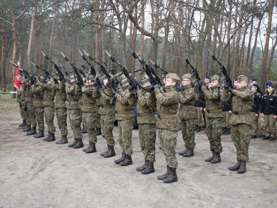 Uczcili Żołnierzy Wyklętych na mszy św. i przy pomniku w Jarocinie