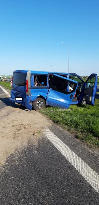 Pijana kobieta z dwójką dzieci uciekała przed policją. Doprowadziła do zderzenia