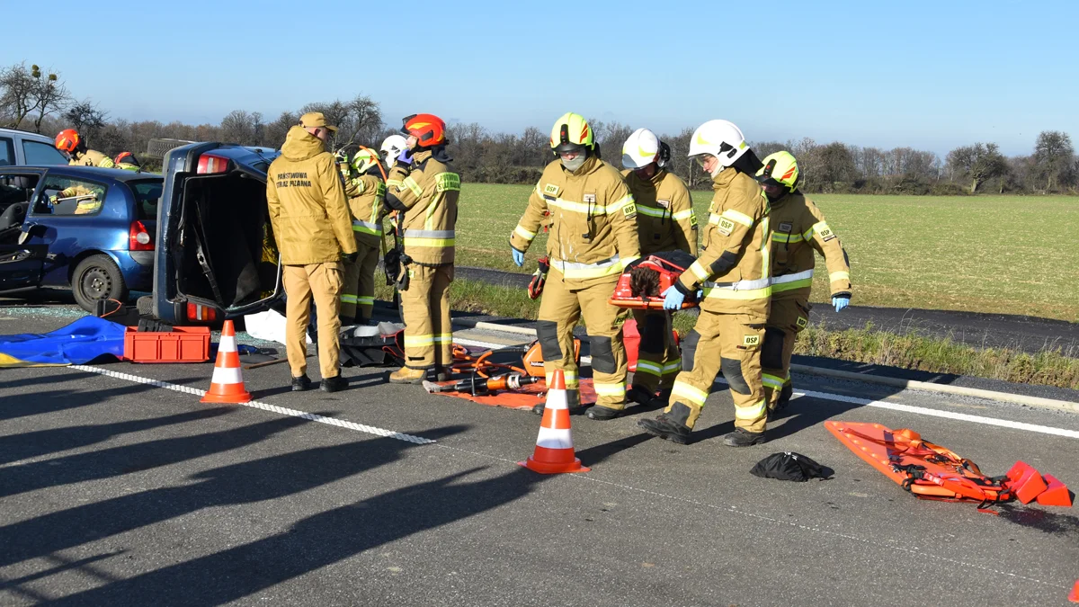 Ćwiczenia służb ratowniczych na obwodnicy DK12 Gostyń - Piaski