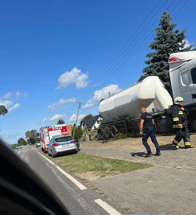 Ciężarówka wjechała w słup w Kwileniu