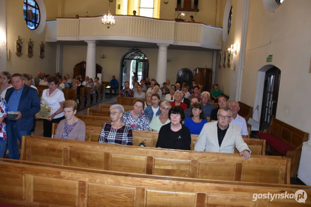 Pożegnanie proboszcza ks. Artura Michalaka w parafii pw. Świętej Trójcy w Zimnowodzie