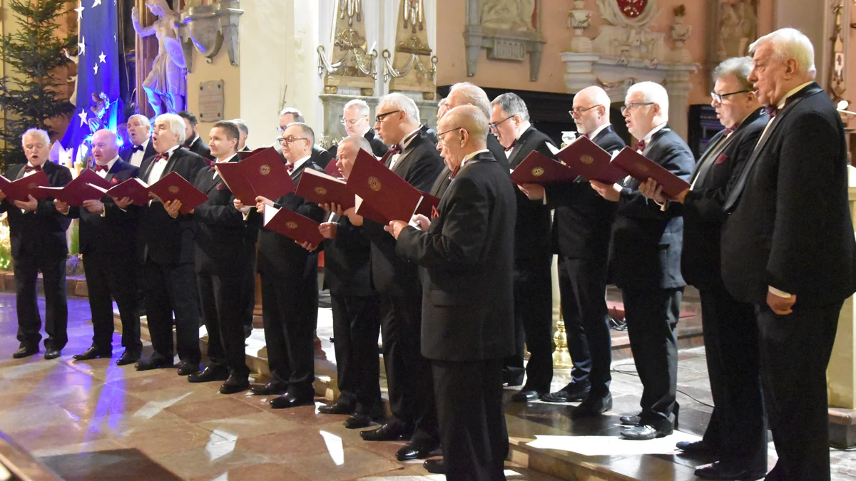 Chór Słowiki 60 - koncert kolęd w kościele na Zdzieżu w Borku Wlkp.