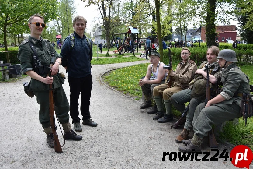 Piknik militarny i impreza motoryzacyjna w Bojanowie