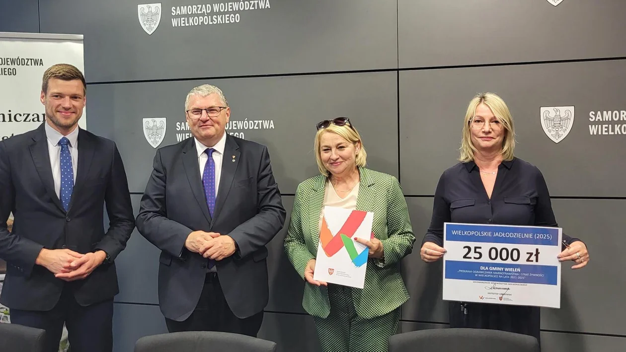 Umowę z włodarzami gmin, gdzie już niedługo powstaną jadłodzielnie podpisał Krzysztof Grabowski, Wicemarszałek Województwa Wielkopolskiego.