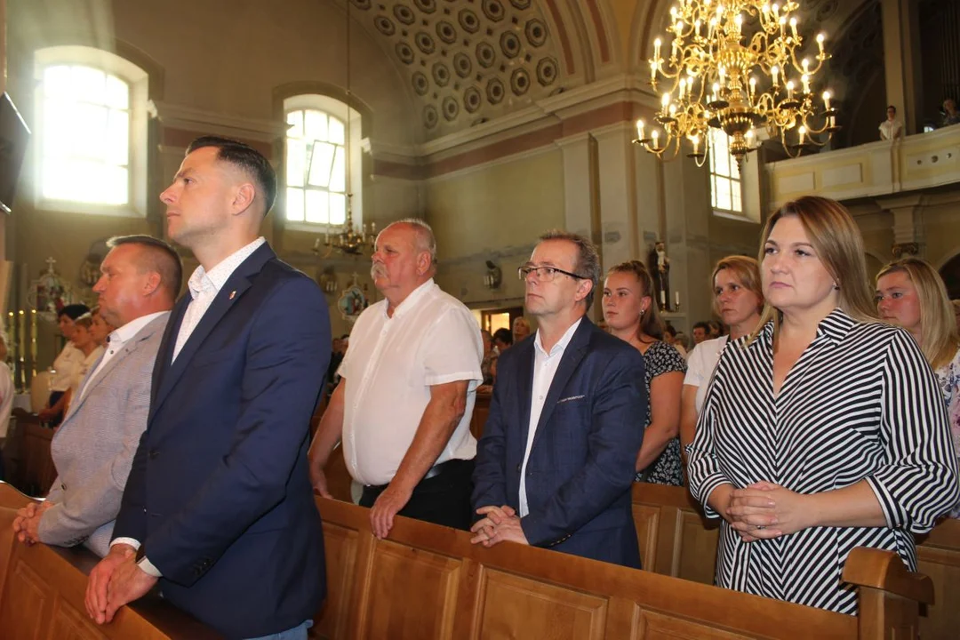 Uroczystość Matki Bożej Cieleckiej w parafii św. Małgorzaty w Cielczy z zawierzeniem KGW z gminy Jarocin