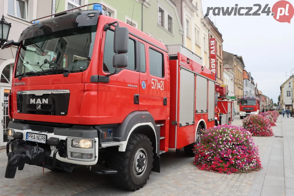 Pożar w kamienicy na rynku w Rawiczu