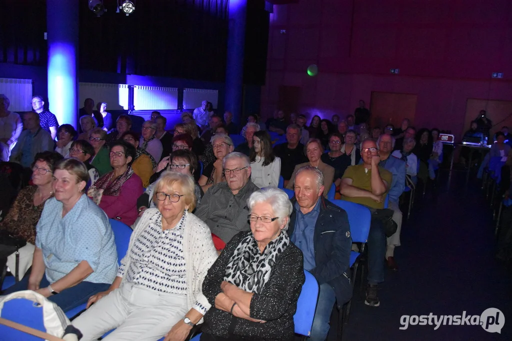 Gostyń. Koncert Grażyny Łobaszewskiej na scenie GOK Hutnik