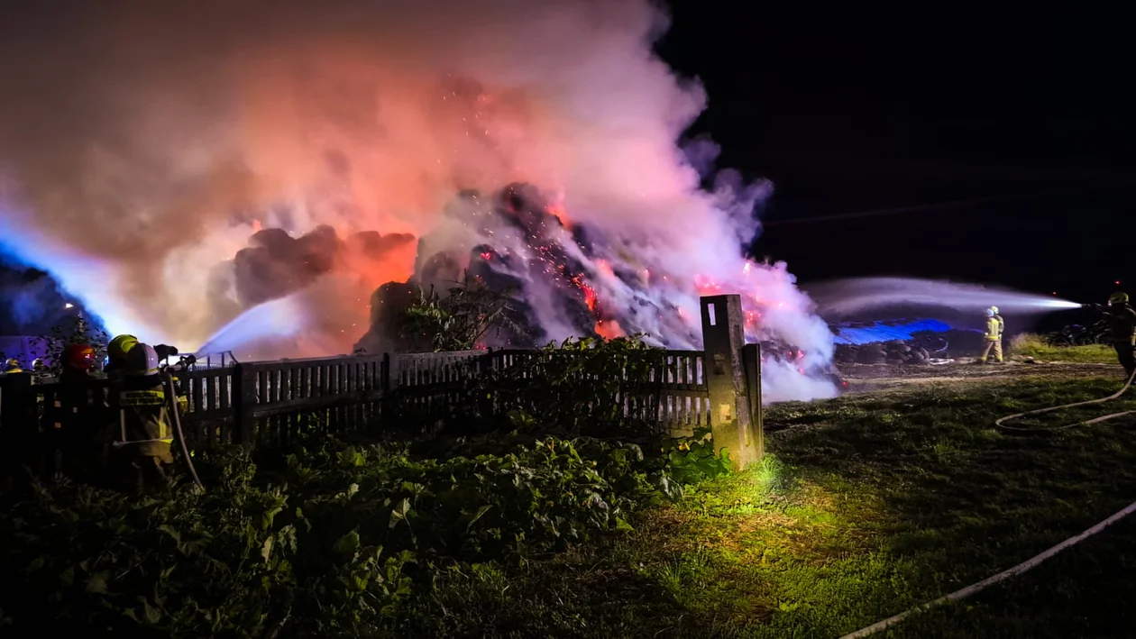 Pożar stogu słomy w Grabianowie. Do zbadania sprawy powołano biegłego