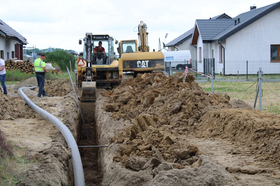 Budowa kanalizacji sanitarnej oraz sieci wodociągowej na ul. Morelowej i ul. Kasztanowej w Bojanowie