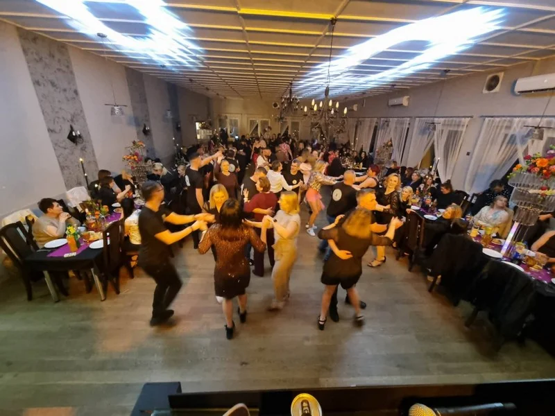 Wyjątkowy Dzień Kobiet w Czerminie. Panie świętowały, sołeccy mężczyźni obsługiwali