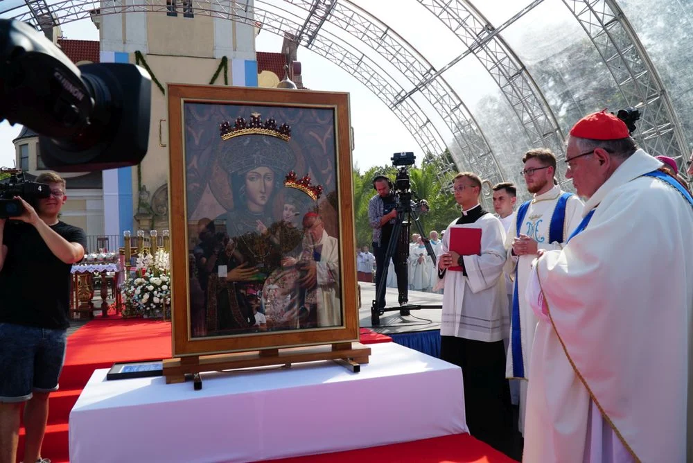 Smolice. Koronacja wizerunku Matki Bożej Uzdrowienia Chorych