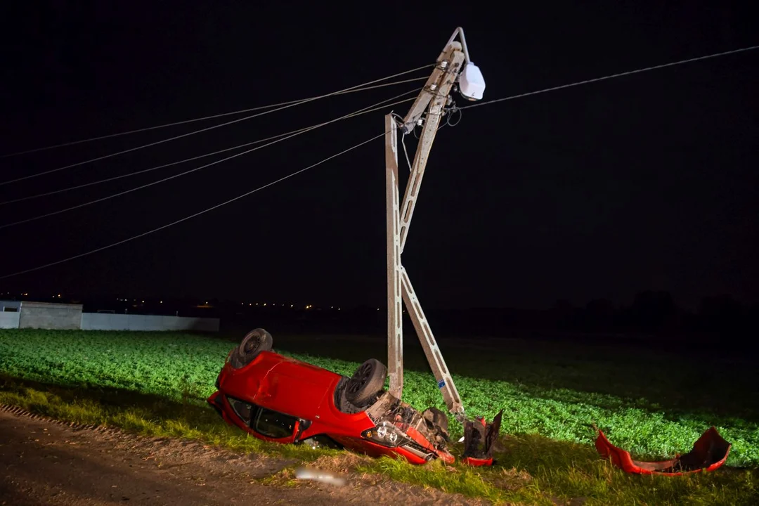 Pijana uderzyła w słup energetyczny na drodze Witaszyce – Wola Książęca - Zdjęcie główne