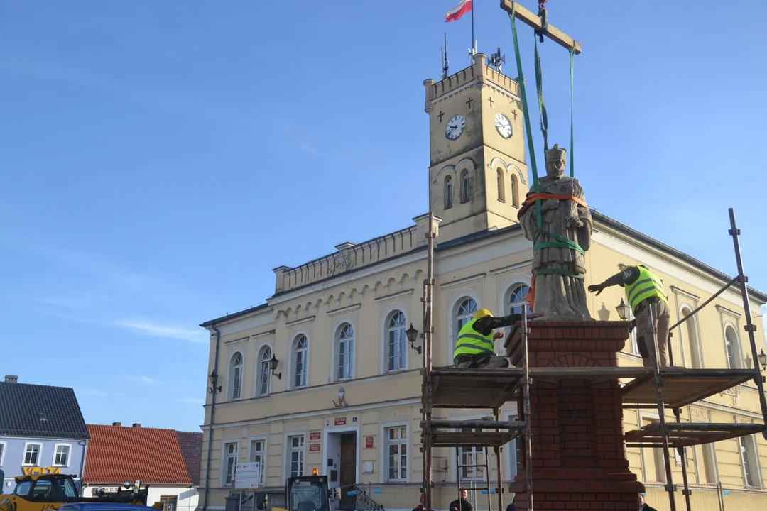 Odbudowa pomnika św. Jana Nepomucena na rynku w Krobi